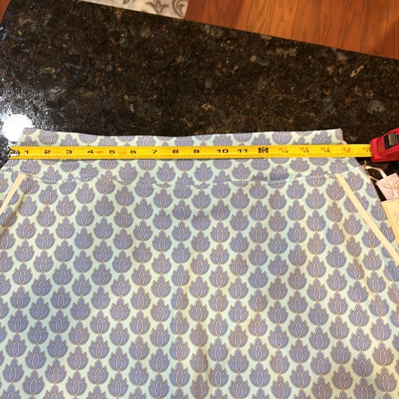 NWT- athletic skort with built-in shorts, size large. - Picture 6 of 7